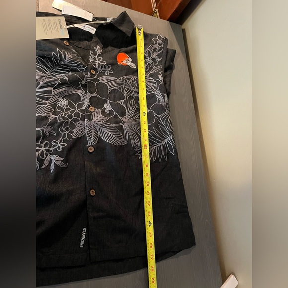 Tommy Bahama Islandzone NFL Cleveland Browns Silk Blend Hawaiian Shirt NWT - Picture 10 of 13
